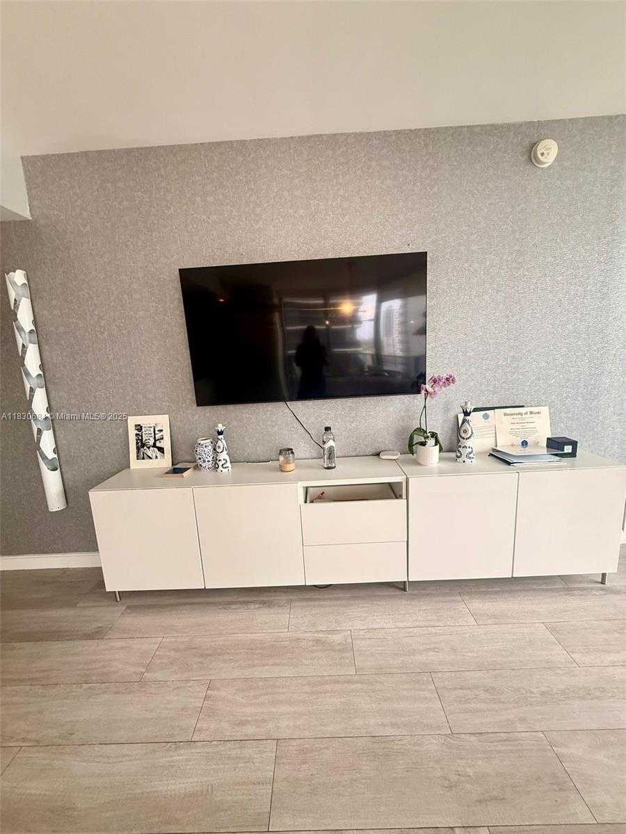 Small Image of 45 SOUTH WEST 9TH ST #1906, Miami Number 33