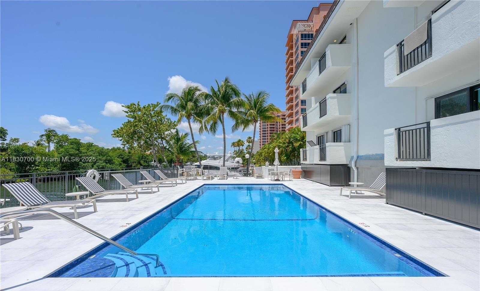 Small Image of 6901 EDGEWATER DR #328, Coral Gables Number 16