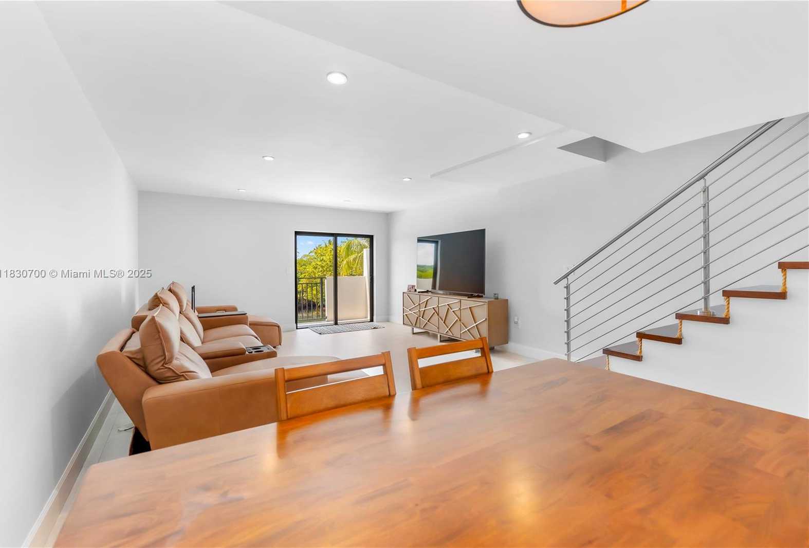 Small Image of 6901 EDGEWATER DR #328, Coral Gables Number 5