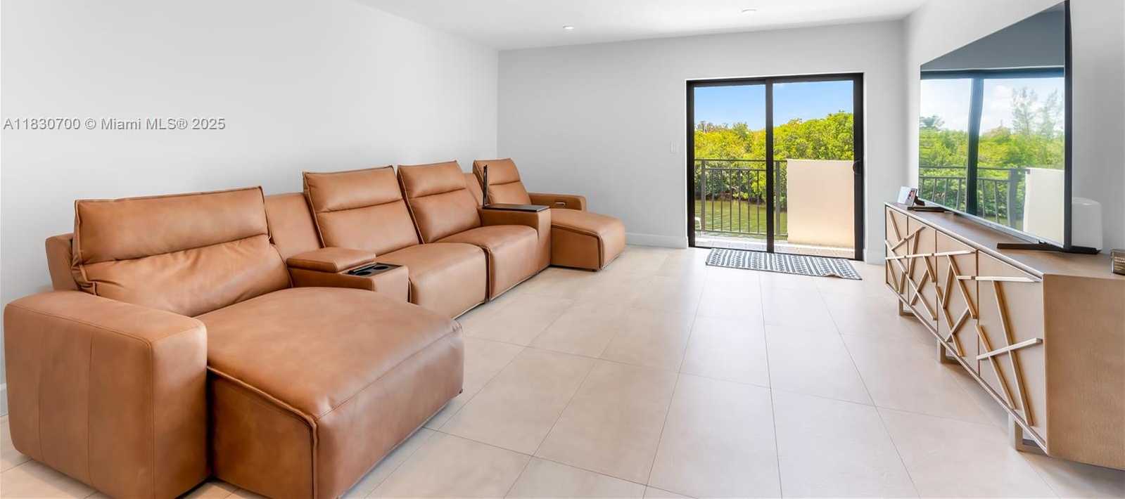 Small Image of 6901 EDGEWATER DR #328, Coral Gables Number 6