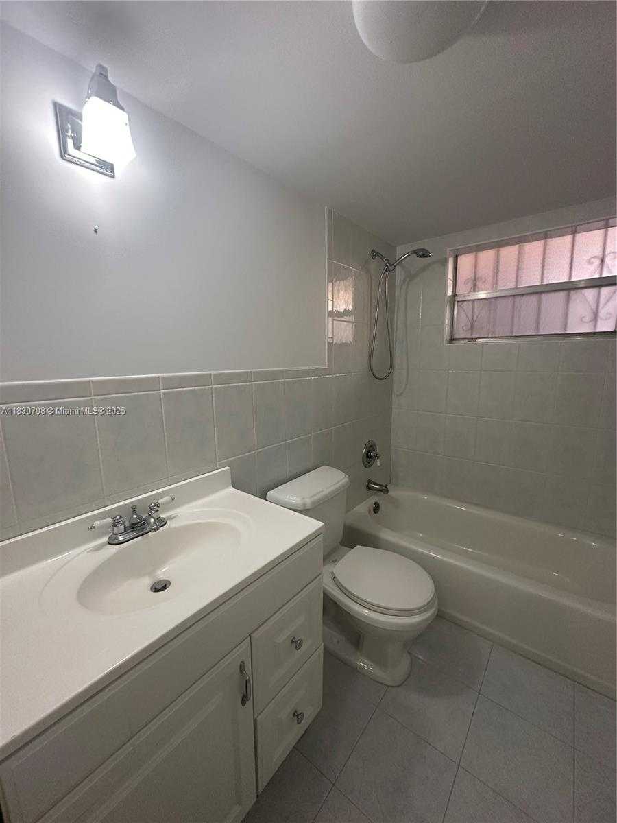 Small Image of 1855 WEST 60TH ST #210-C, Hialeah Number 12