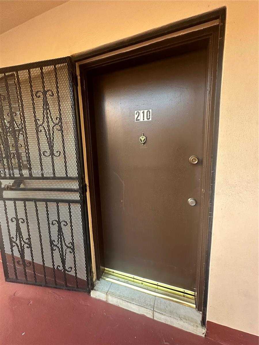 Small Image of 1855 WEST 60TH ST #210-C, Hialeah Number 3