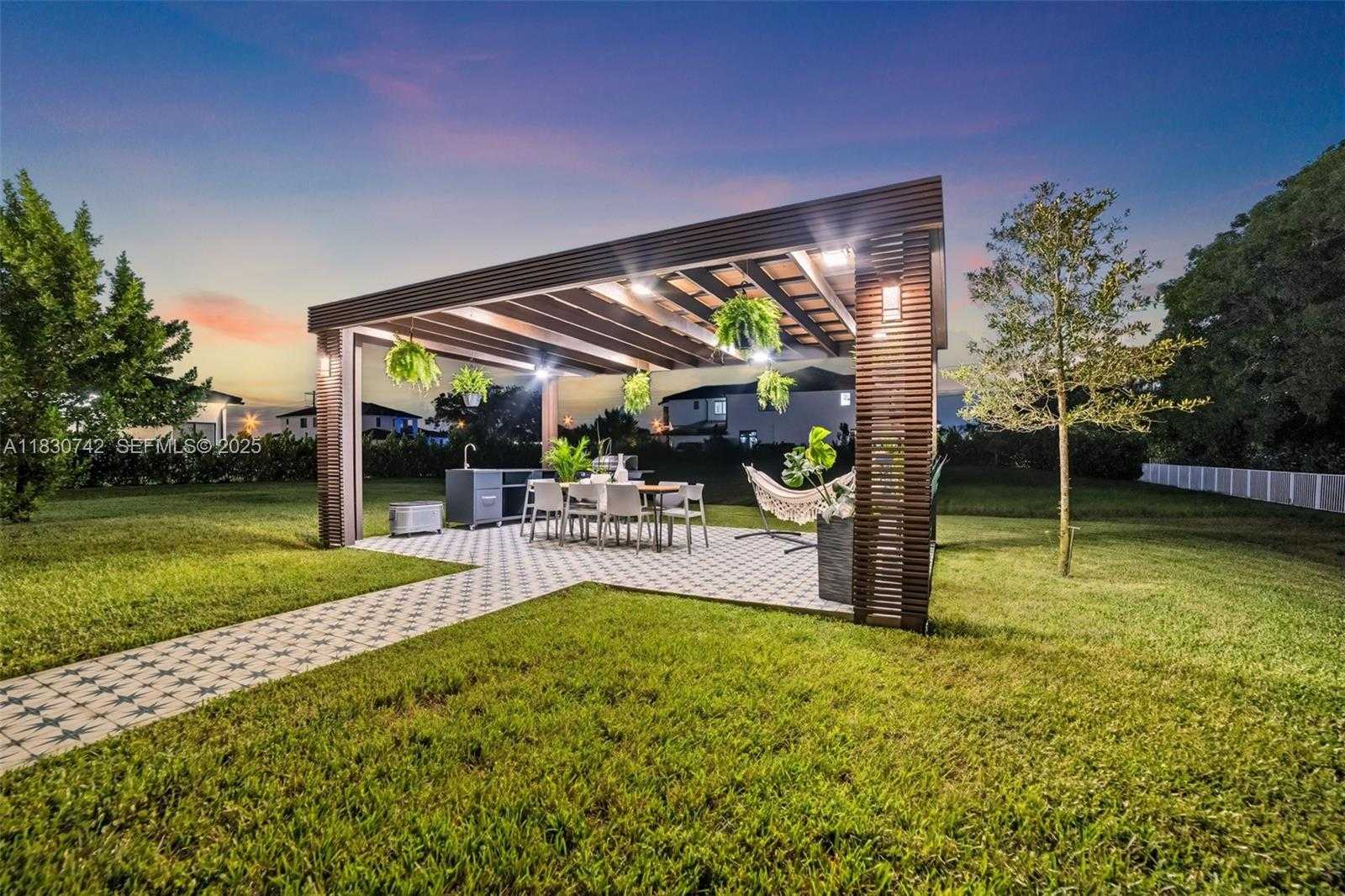 Small Image of 5000 SOUTH WEST 159 AVE, Southwest Ranches Number 32