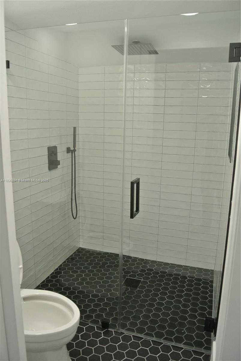 Small Image of 10230 DOLPHIN RD #1, Cutler Bay Number 11