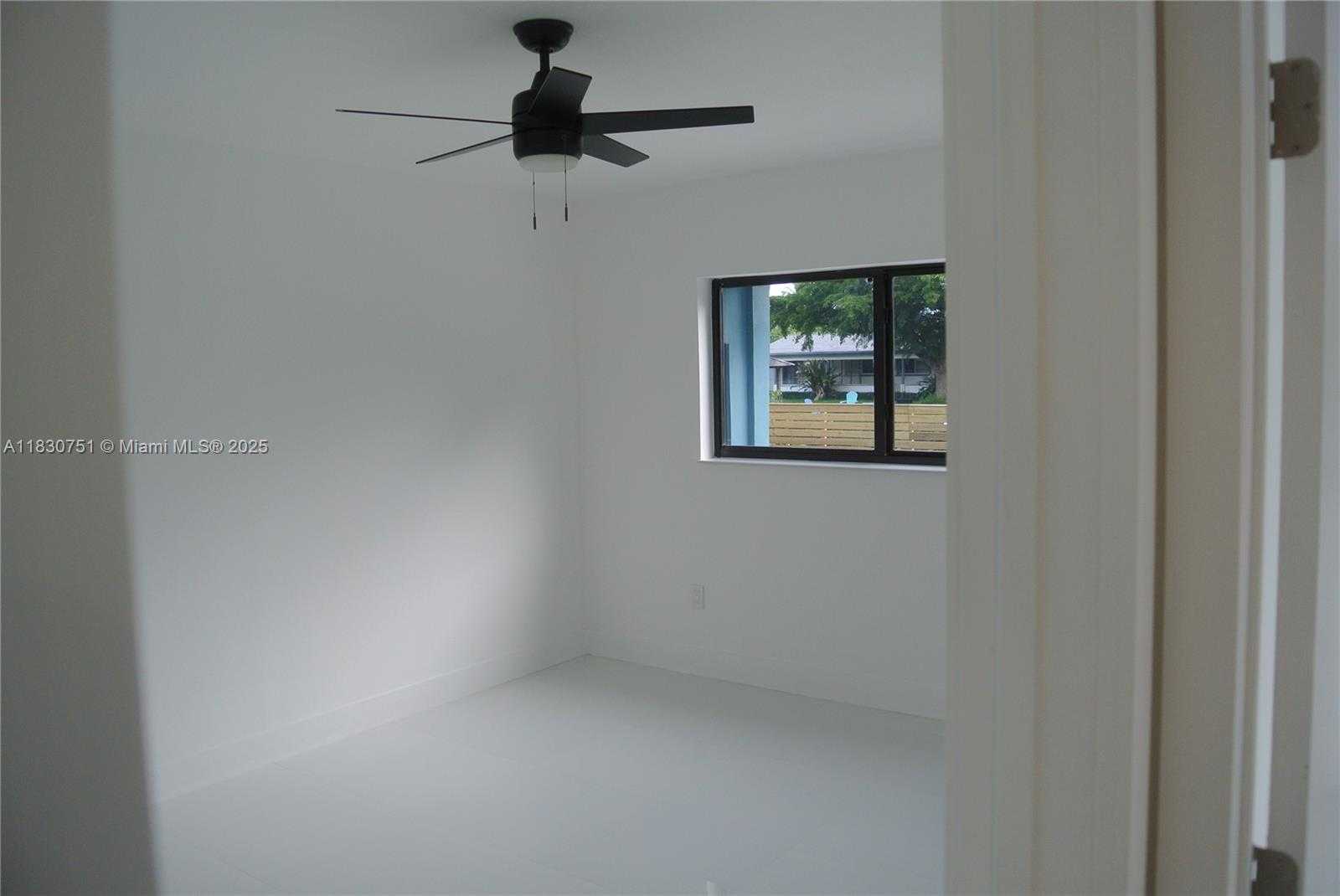 Small Image of 10230 DOLPHIN RD #1, Cutler Bay Number 13