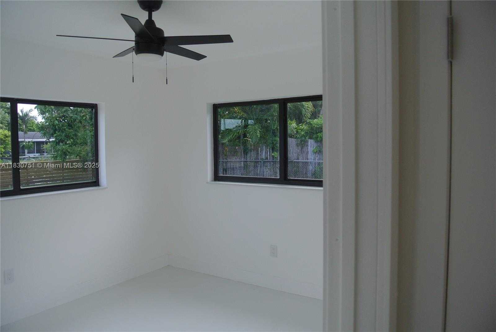 Small Image of 10230 DOLPHIN RD #1, Cutler Bay Number 14