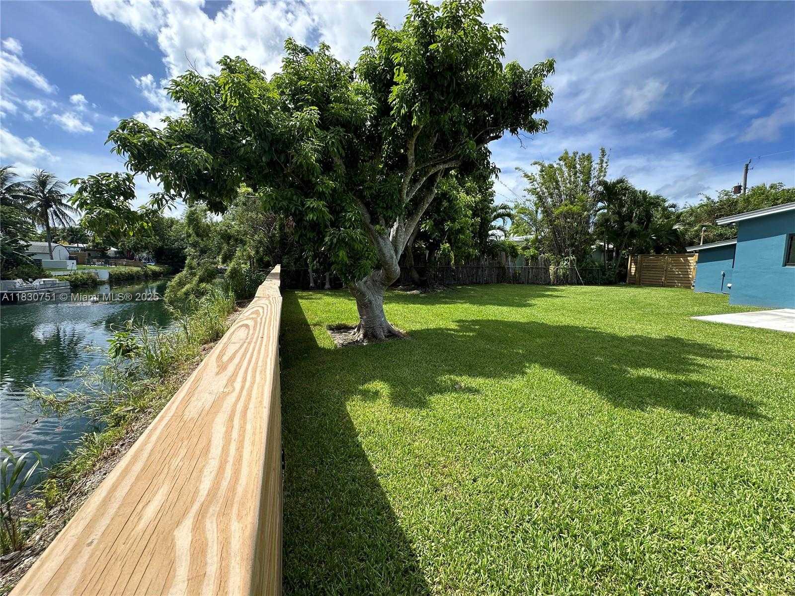 Small Image of 10230 DOLPHIN RD #1, Cutler Bay Number 26