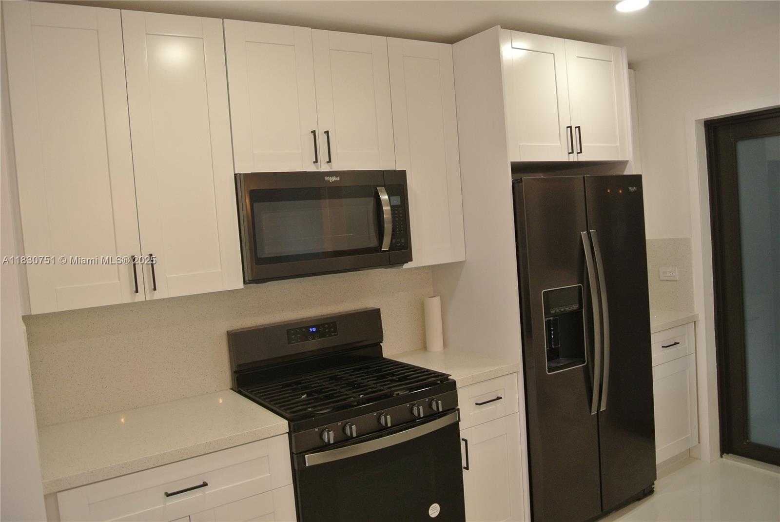 Small Image of 10230 DOLPHIN RD #1, Cutler Bay Number 6