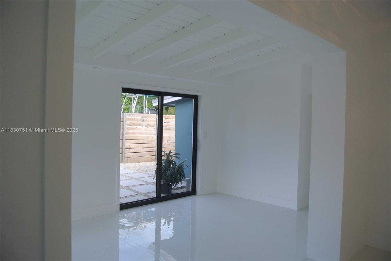 Small Image of 10230 DOLPHIN RD #1, Cutler Bay Number 7