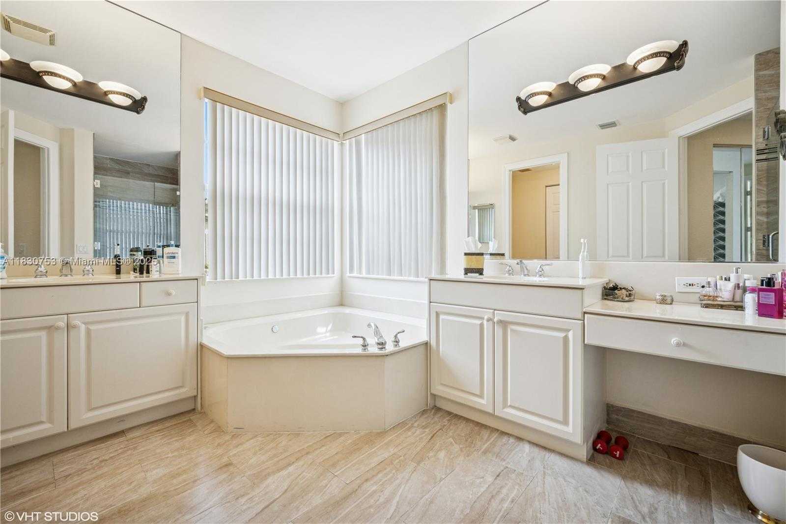 Small Image of 4954 SOUTH WEST 186TH WAY, Miramar Number 14