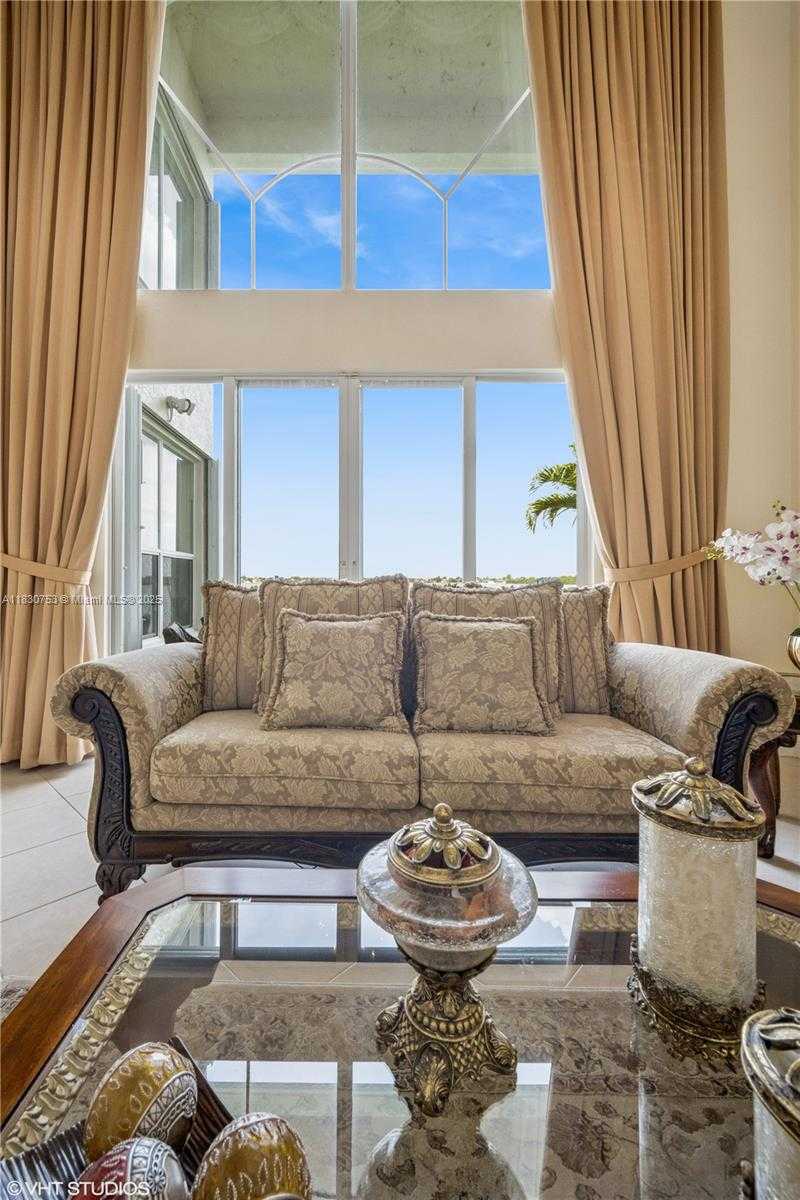 Small Image of 4954 SOUTH WEST 186TH WAY, Miramar Number 2
