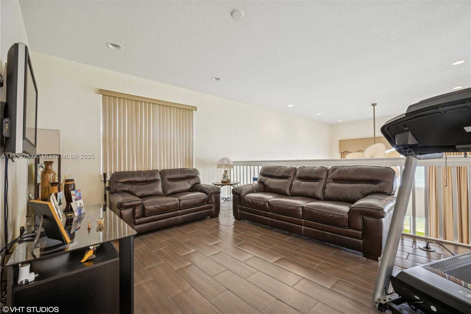 Small Image of 4954 SOUTH WEST 186TH WAY, Miramar Number 21