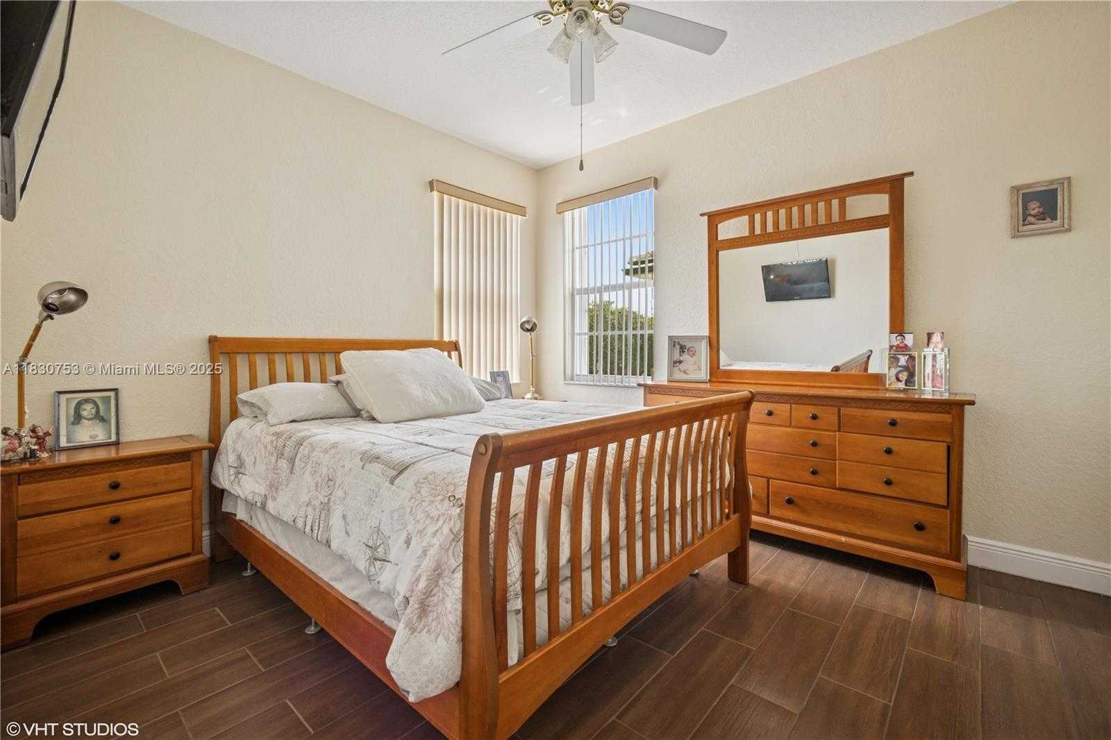 Small Image of 4954 SOUTH WEST 186TH WAY, Miramar Number 23