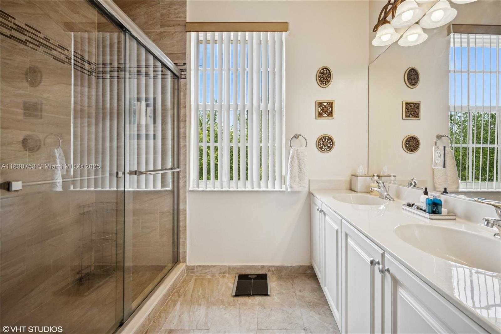 Small Image of 4954 SOUTH WEST 186TH WAY, Miramar Number 24