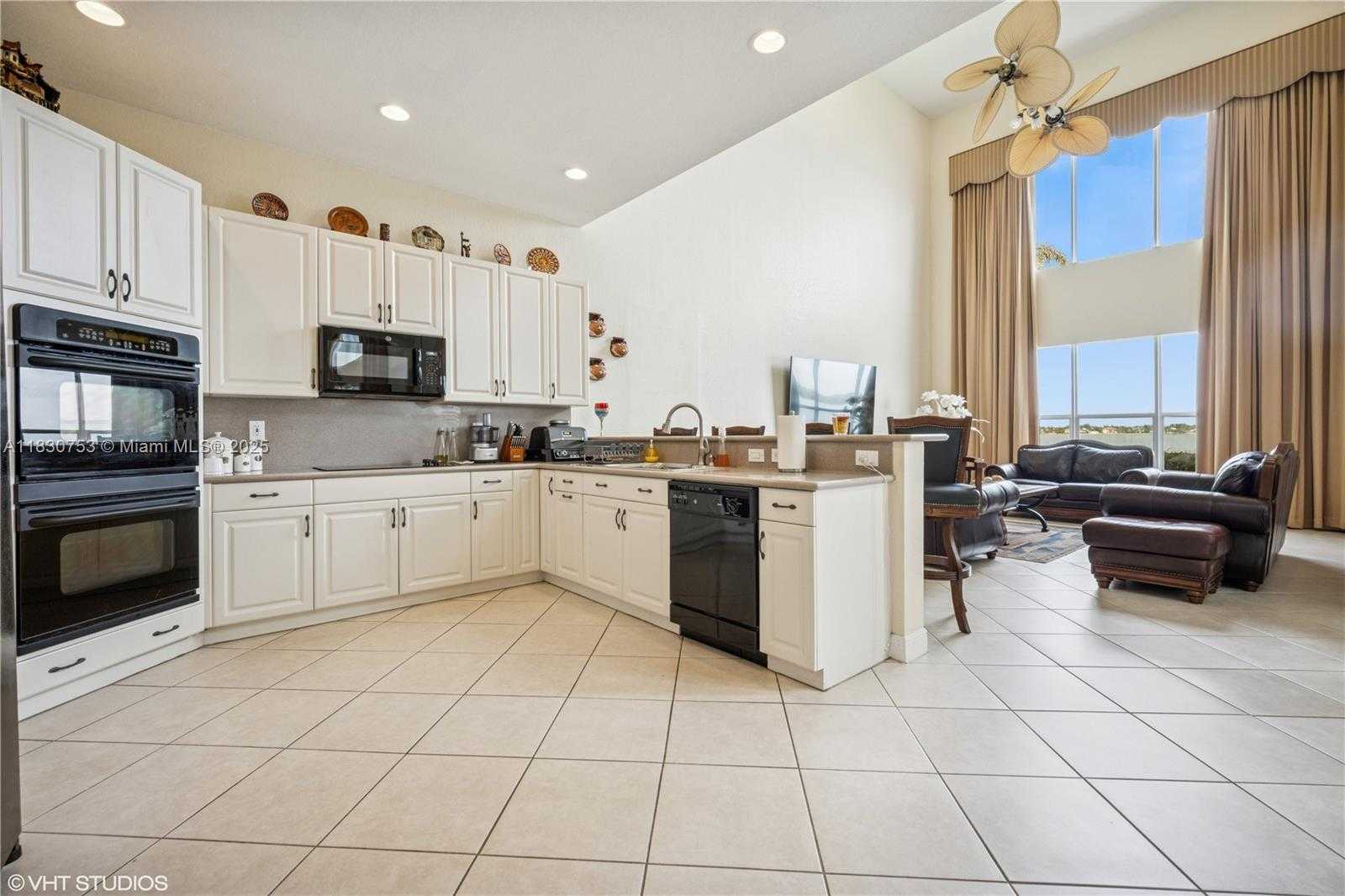 Small Image of 4954 SOUTH WEST 186TH WAY, Miramar Number 5