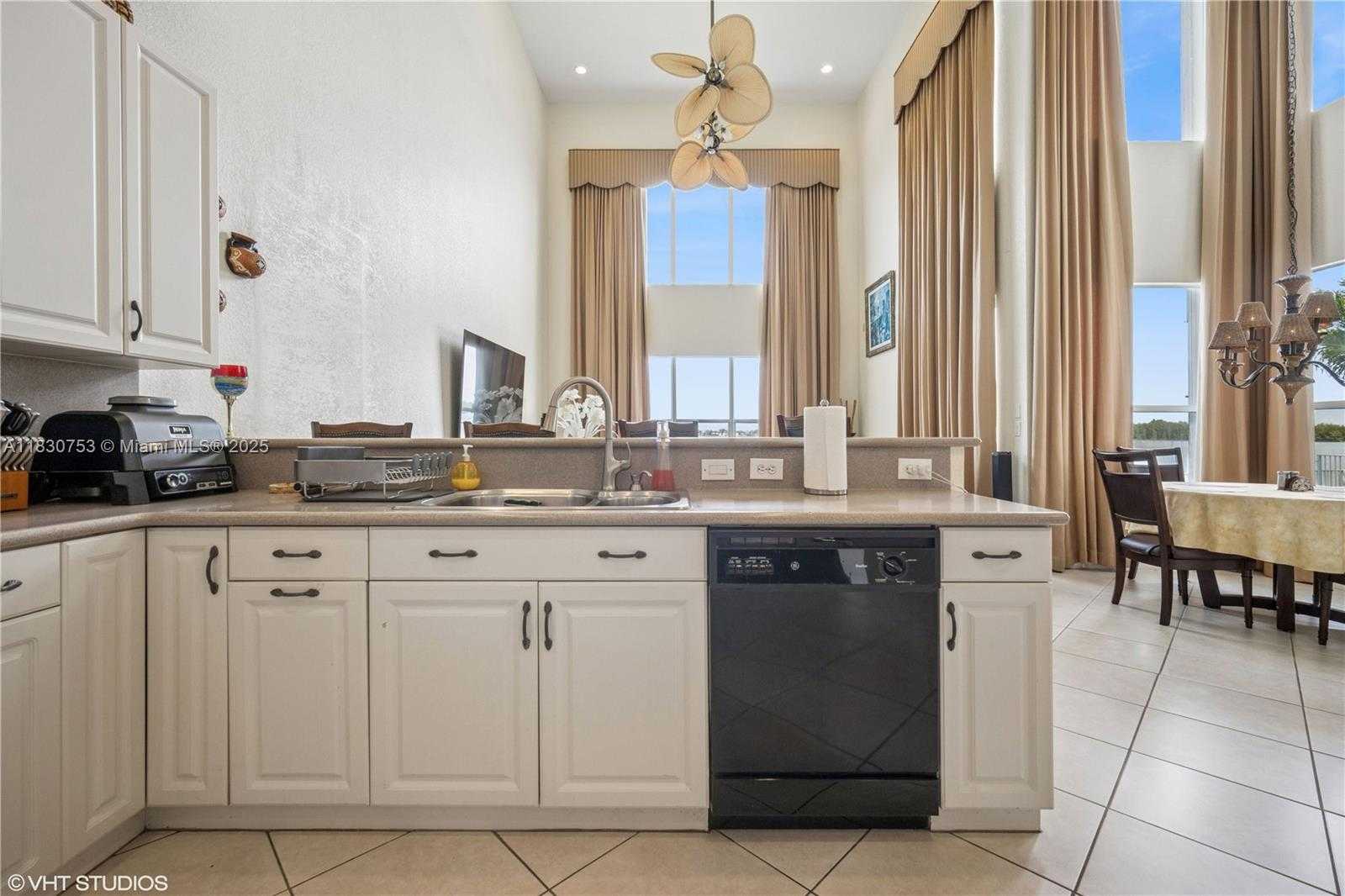 Small Image of 4954 SOUTH WEST 186TH WAY, Miramar Number 8