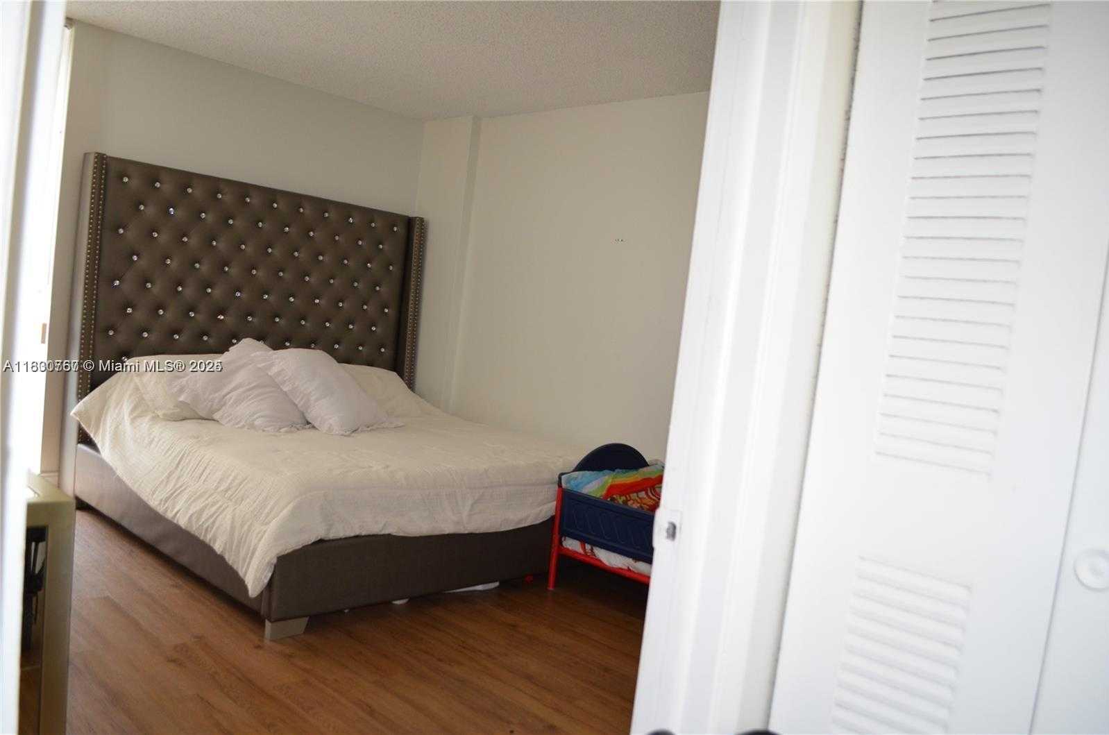 Small Image of 7125 NORTH WEST 186TH ST #B403, Hialeah Number 16