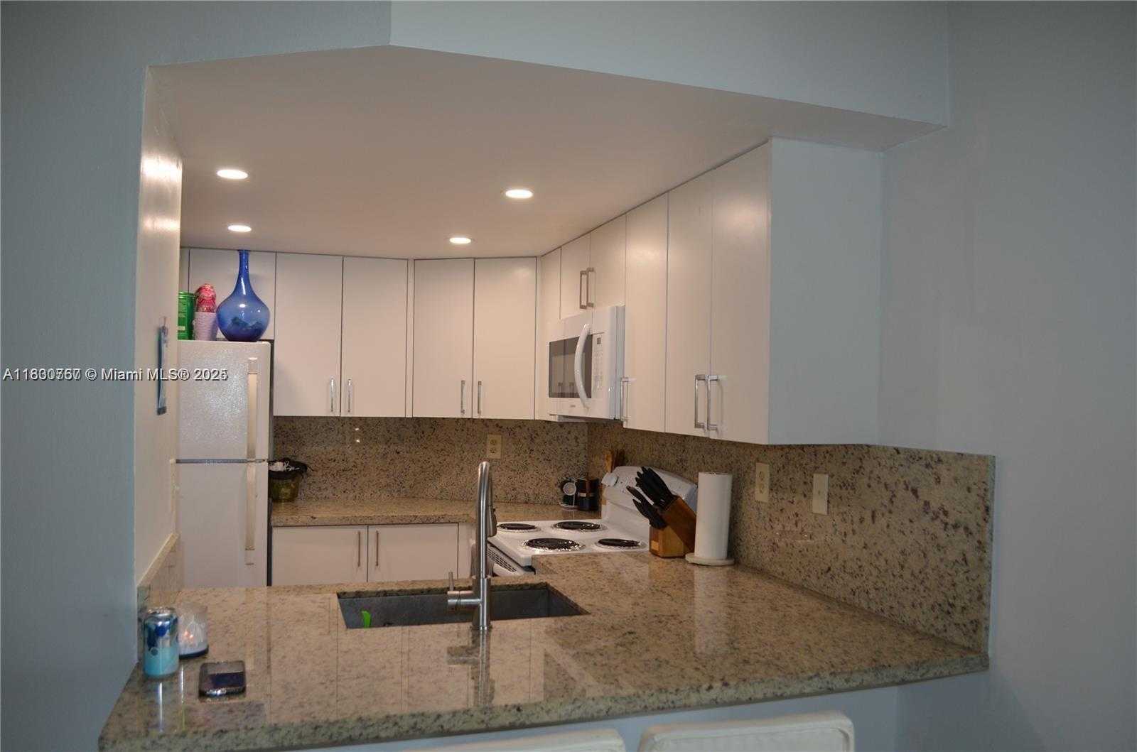 Small Image of 7125 NORTH WEST 186TH ST #B403, Hialeah Number 6