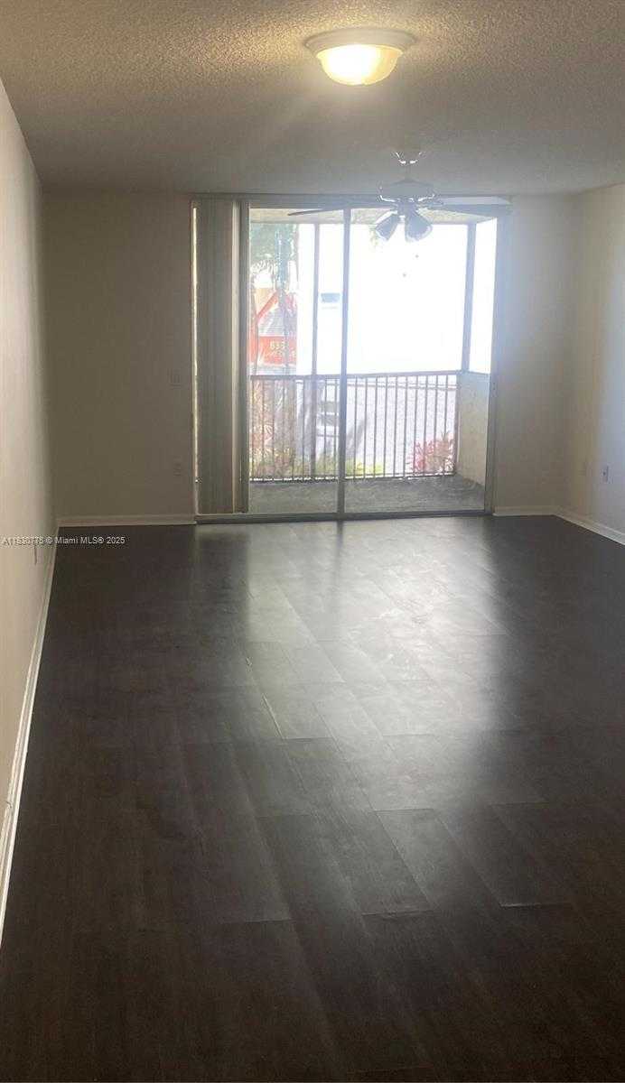 Small Image of 8353 LAKE DR #202, Doral Number 3