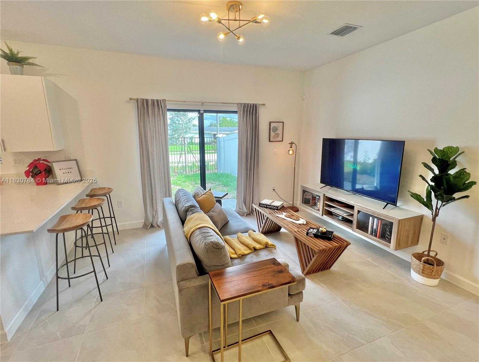 Small Image of 20433 NORTH WEST 4TH CT #20433, Miami Gardens Number 16