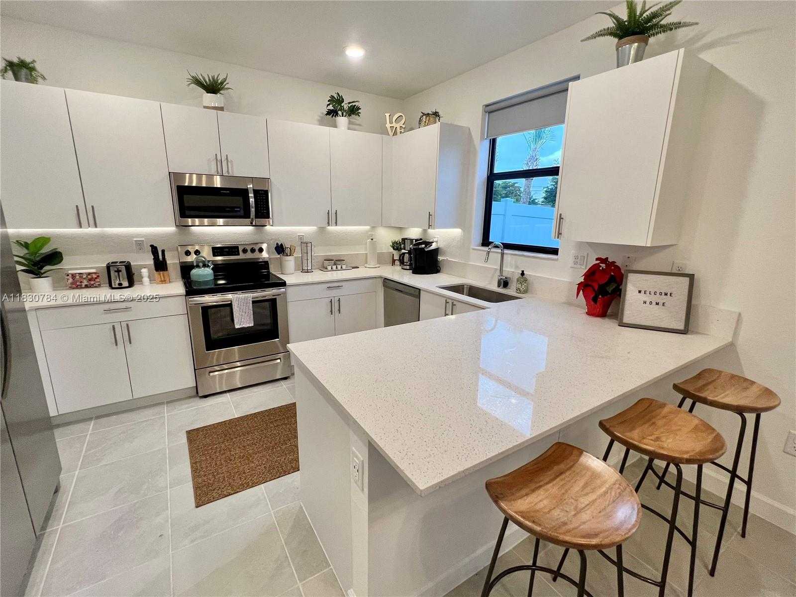Small Image of 20433 NORTH WEST 4TH CT #20433, Miami Gardens Number 20