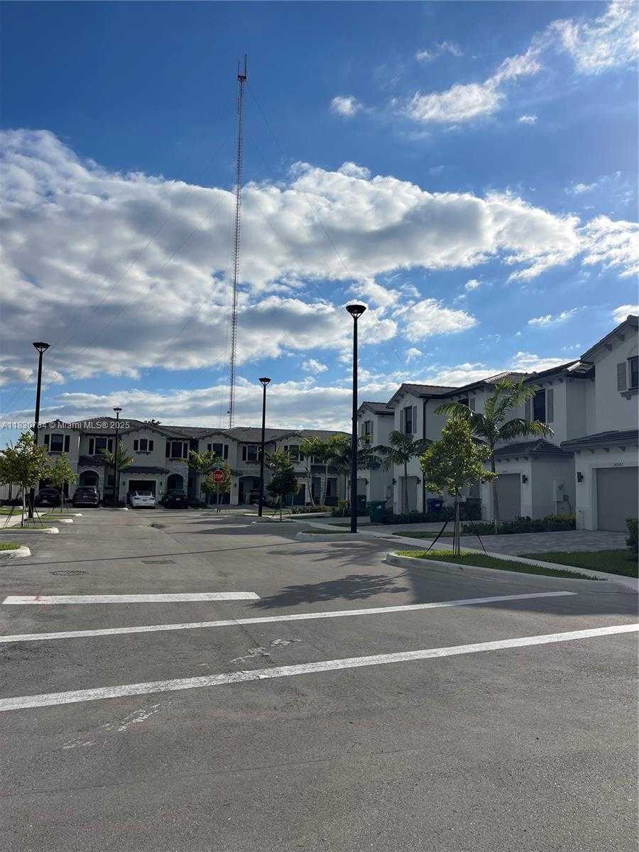 Small Image of 20433 NORTH WEST 4TH CT #20433, Miami Gardens Number 29