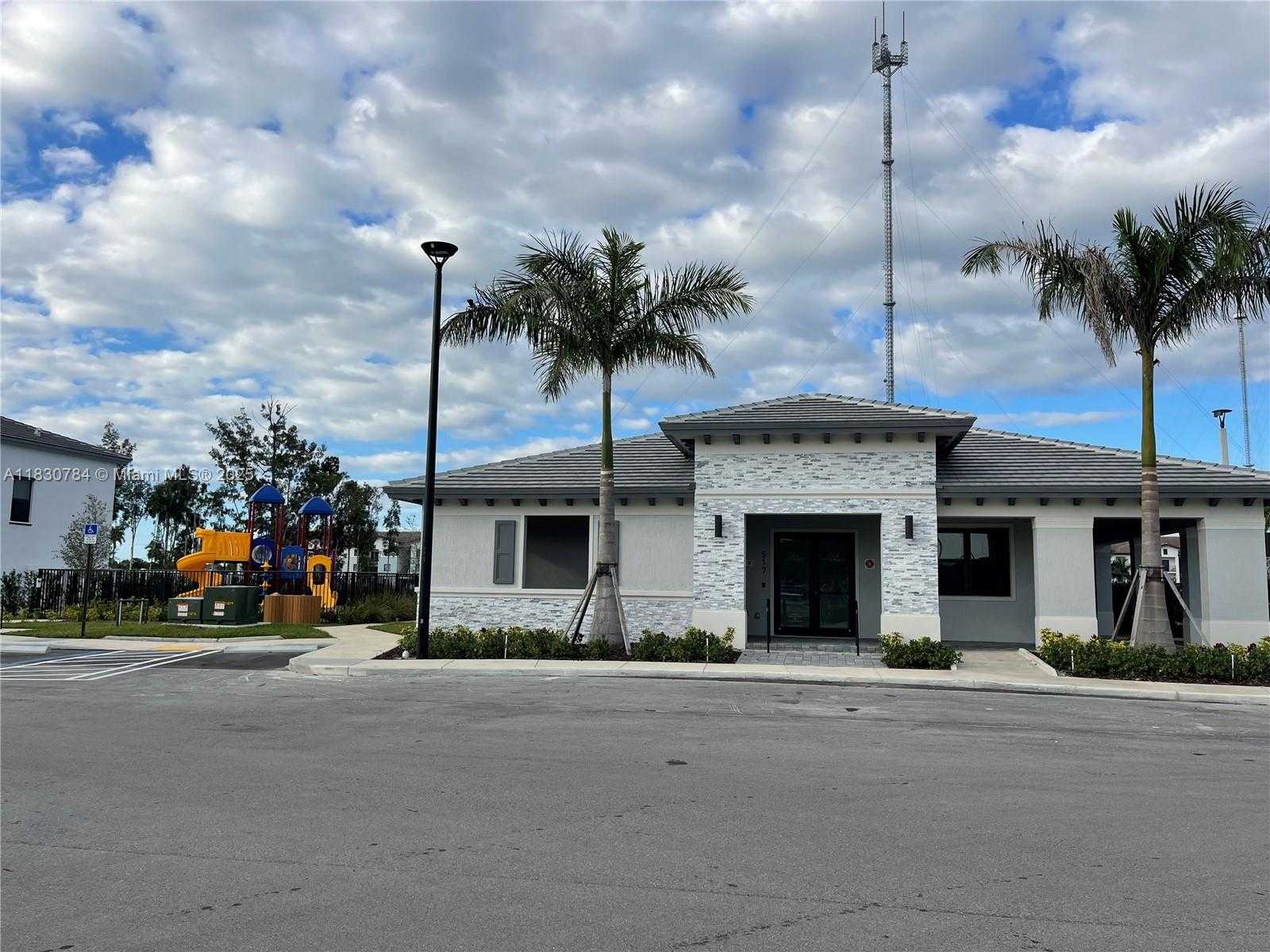 Small Image of 20433 NORTH WEST 4TH CT #20433, Miami Gardens Number 6