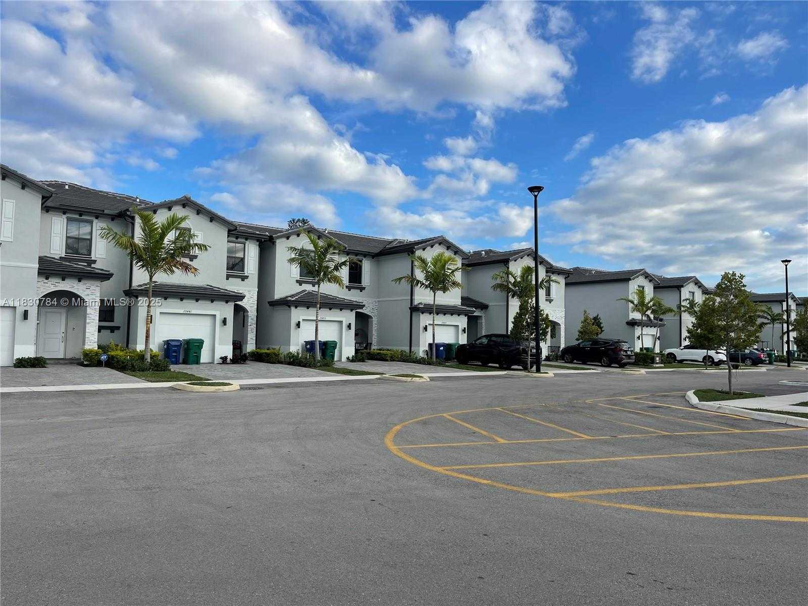 Small Image of 20433 NORTH WEST 4TH CT #20433, Miami Gardens Number 7