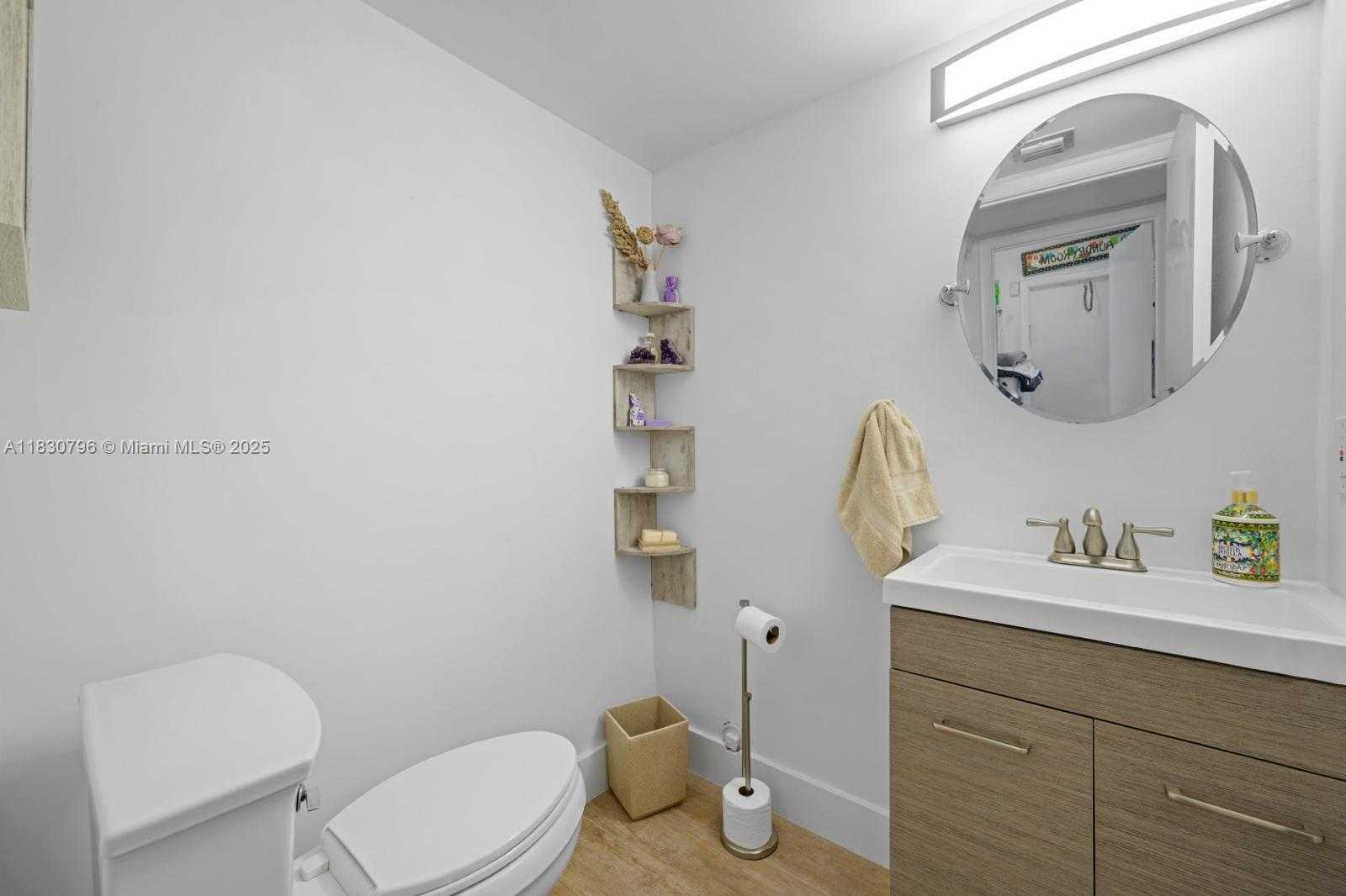 Small Image of 3501 MAGELLAN CIR #635, Aventura Number 14