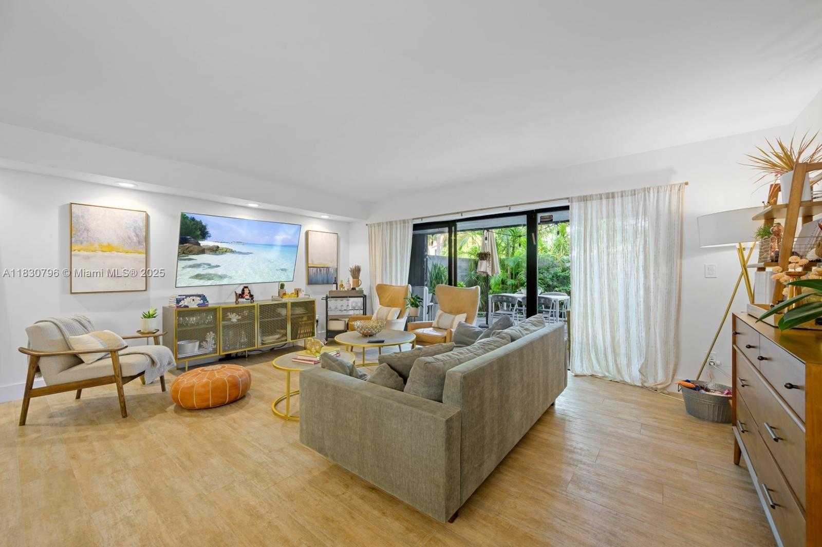 Small Image of 3501 MAGELLAN CIR #635, Aventura Number 23