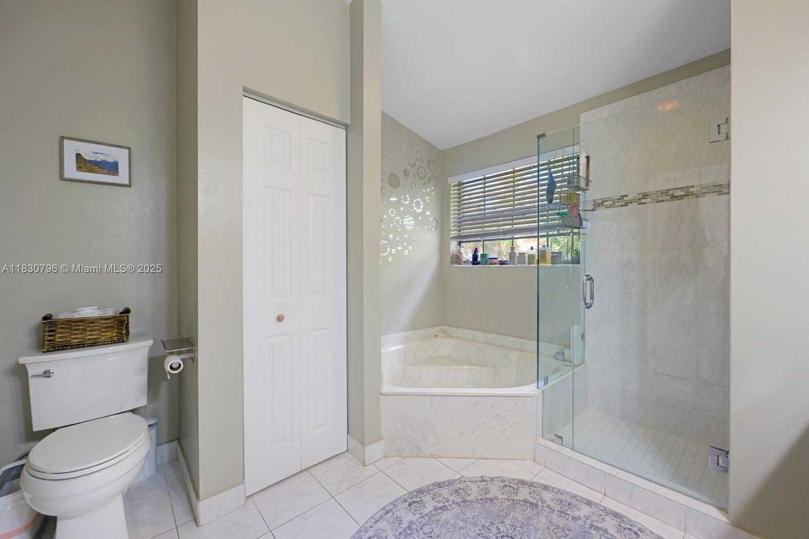 Small Image of 3501 MAGELLAN CIR #635, Aventura Number 7