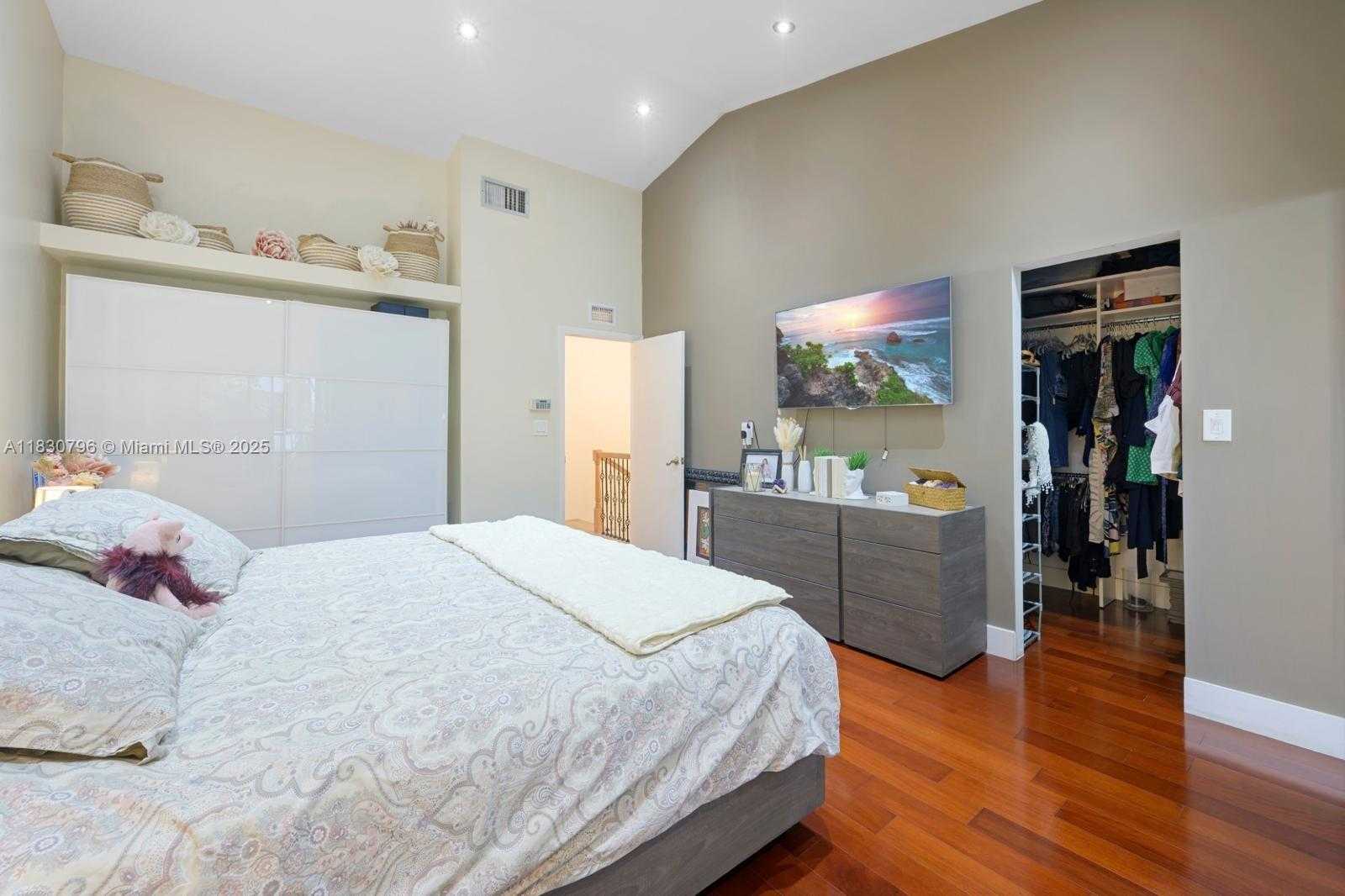 Small Image of 3501 MAGELLAN CIR #635, Aventura Number 8