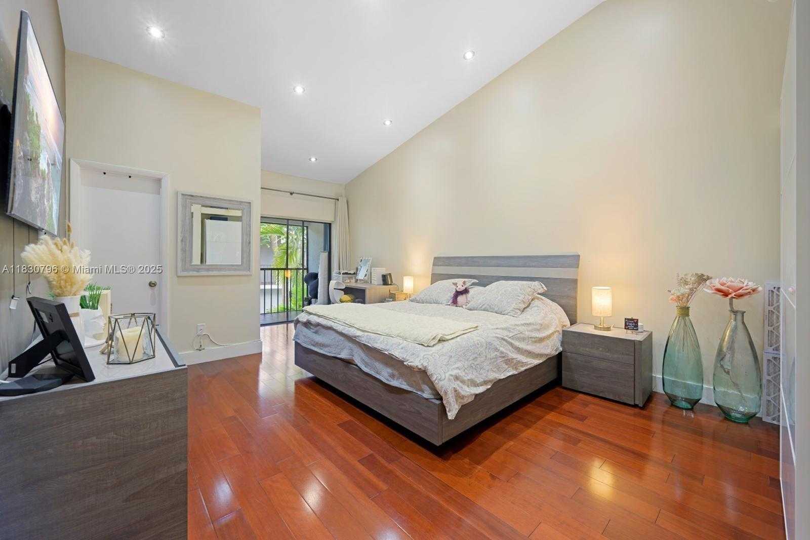 Small Image of 3501 MAGELLAN CIR #635, Aventura Number 9