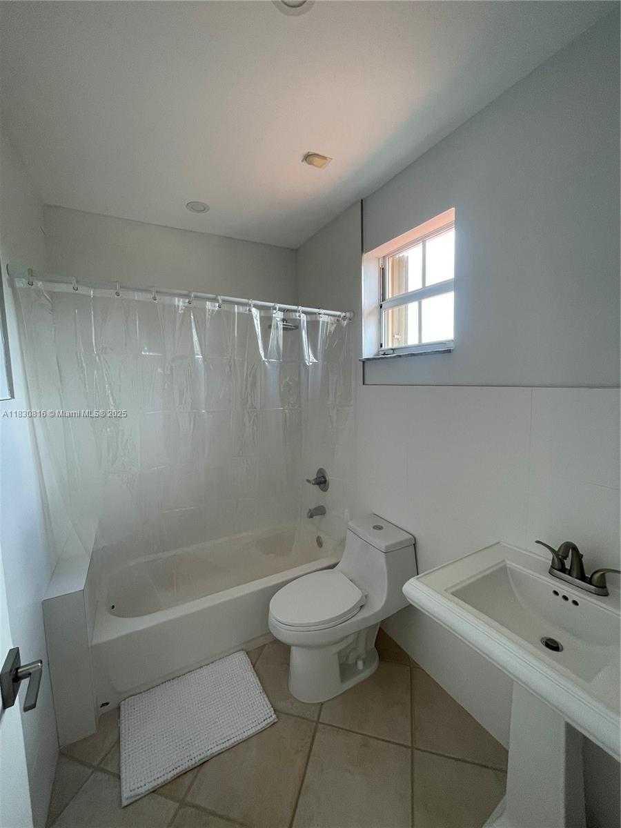 Small Image of 15241 SOUTH WEST 37TH TER #15241, Miami Number 12