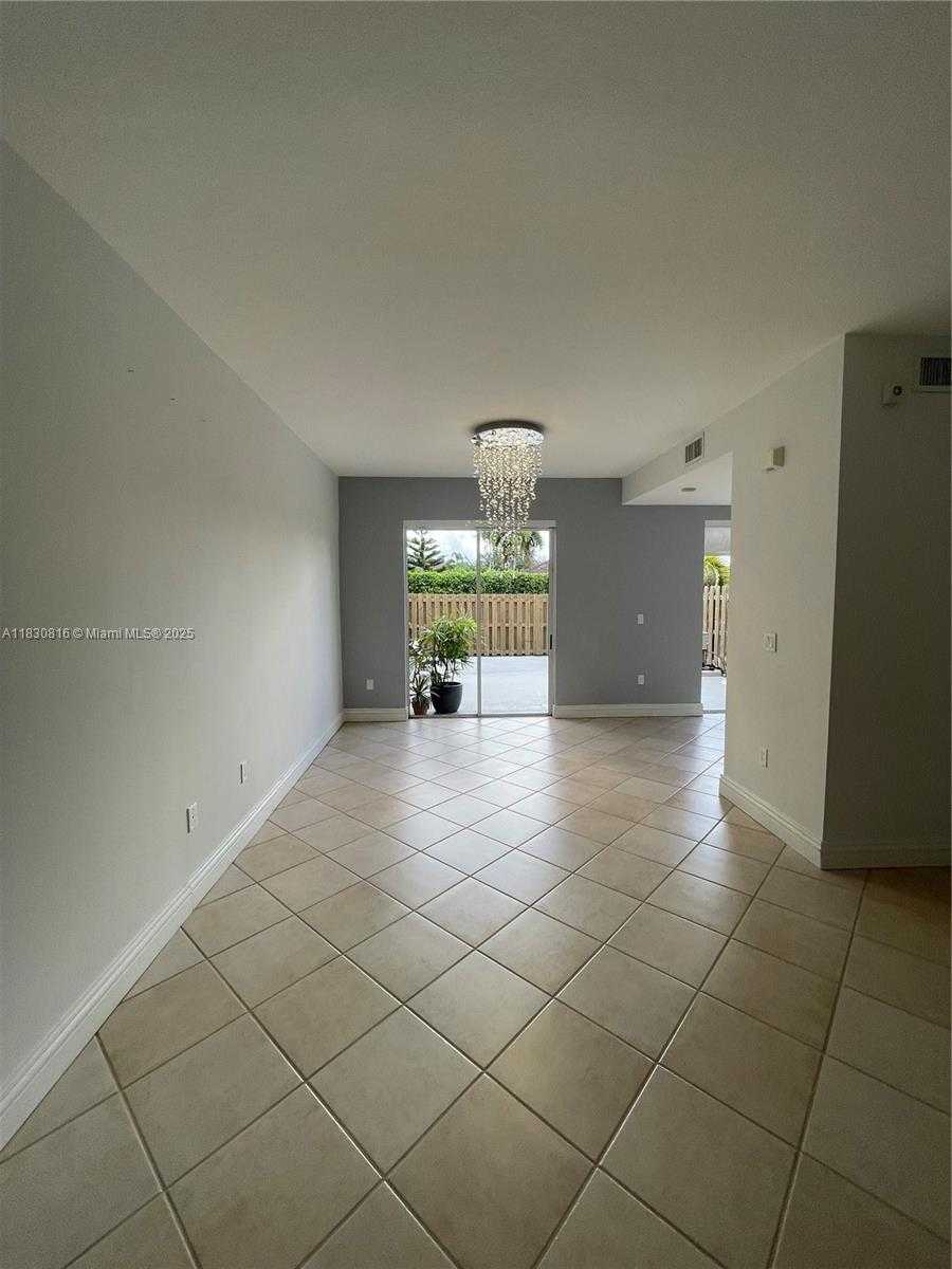 Small Image of 15241 SOUTH WEST 37TH TER #15241, Miami Number 3