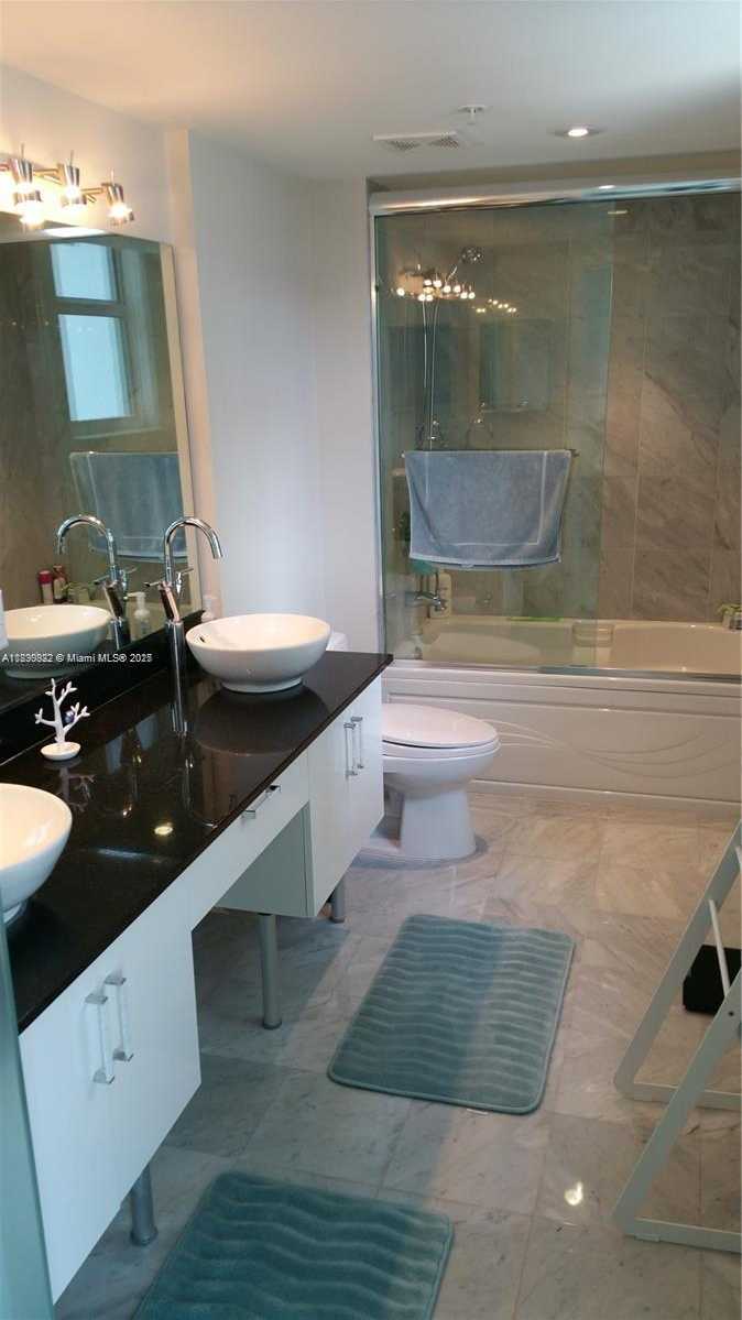 Small Image of 31 SOUTH EAST 5TH ST #3010, Miami Number 16