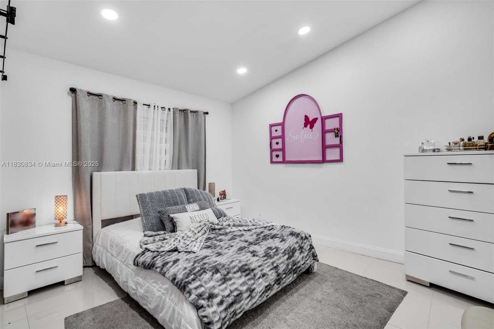 Small Image of 6552 NORTH WEST 172ND LN, Hialeah Number 11