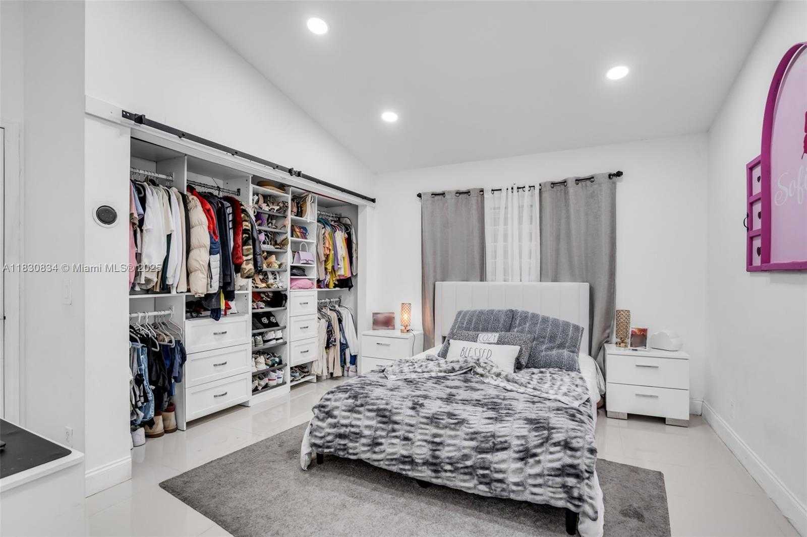 Small Image of 6552 NORTH WEST 172ND LN, Hialeah Number 13