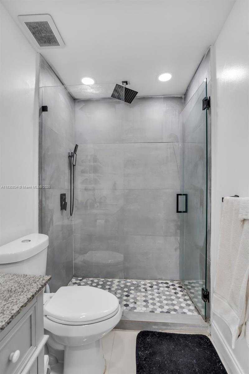 Small Image of 6552 NORTH WEST 172ND LN, Hialeah Number 15