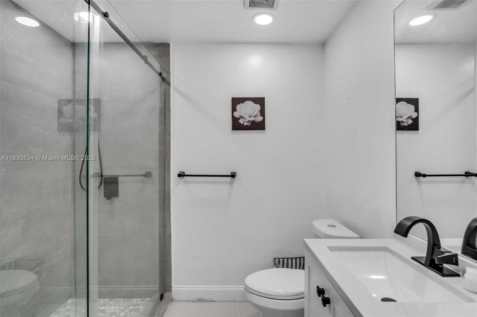 Small Image of 6552 NORTH WEST 172ND LN, Hialeah Number 18
