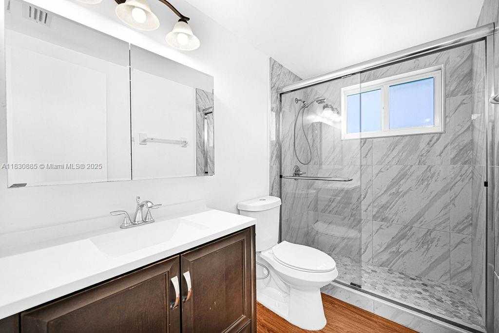 Small Image of 7720 CAMINO REAL #E-311, Miami Number 24