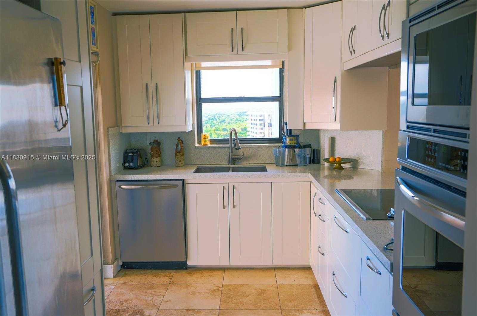 Small Image of 2333 BRICKELL AVE #1512, Miami Number 15