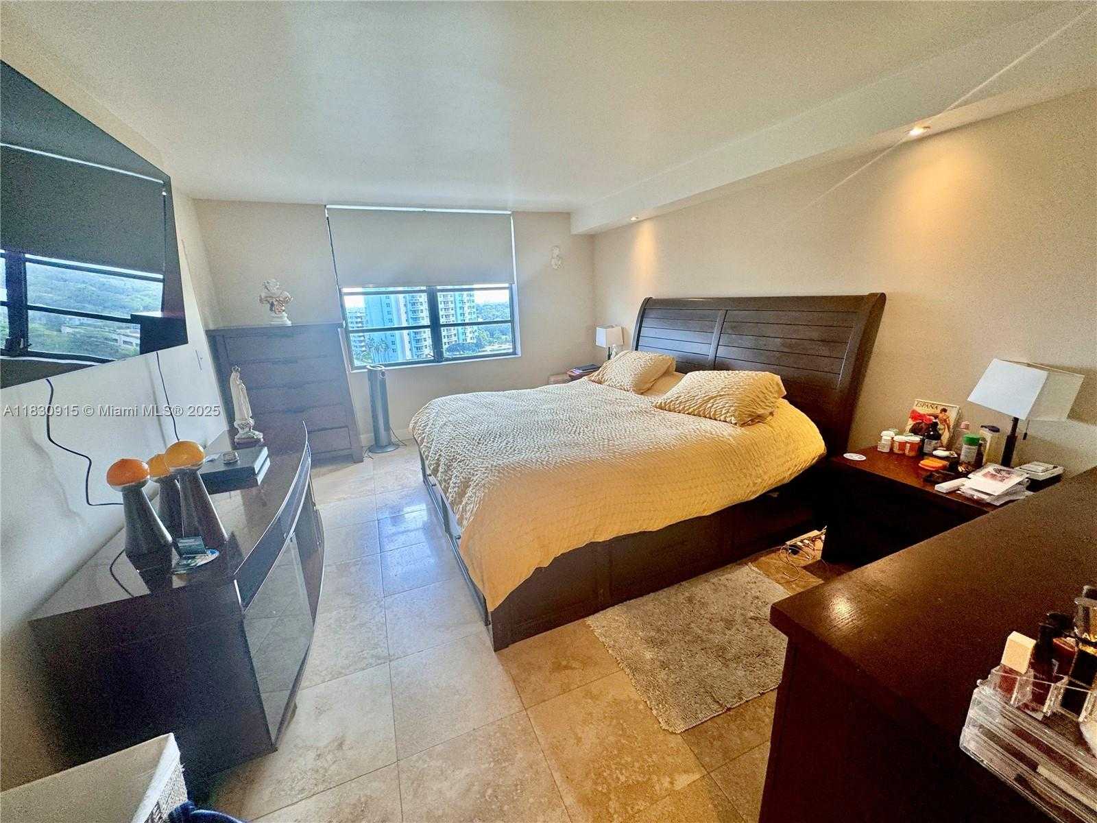 Small Image of 2333 BRICKELL AVE #1512, Miami Number 20