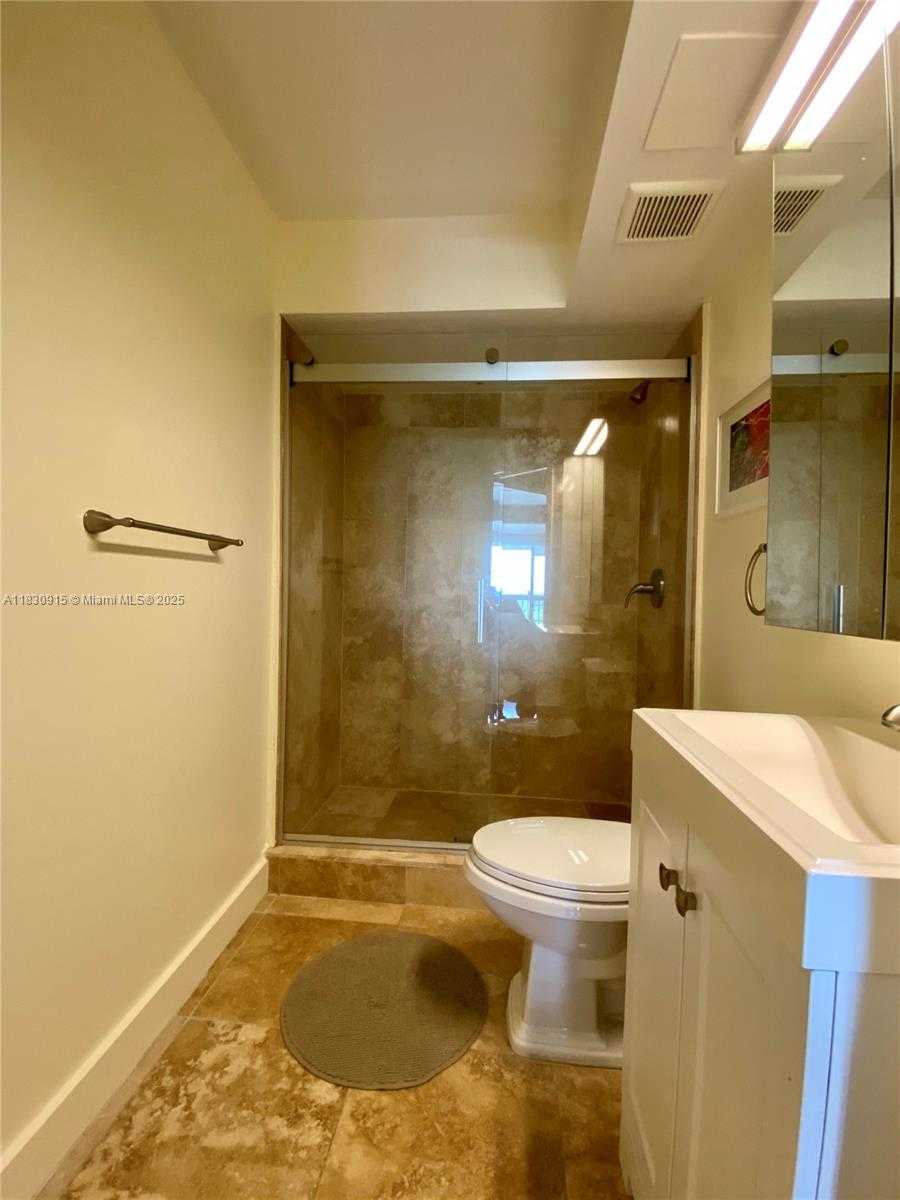 Small Image of 2333 BRICKELL AVE #1512, Miami Number 21