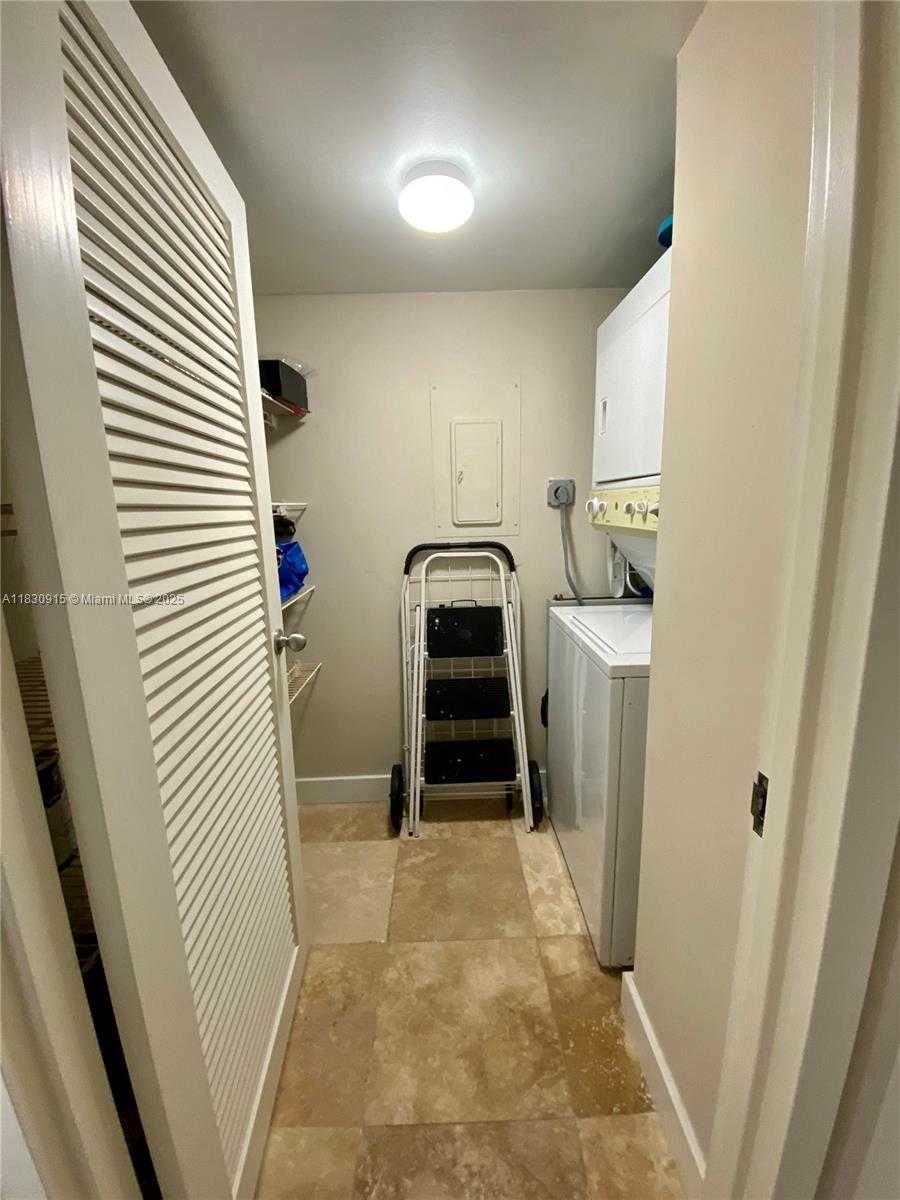 Small Image of 2333 BRICKELL AVE #1512, Miami Number 25
