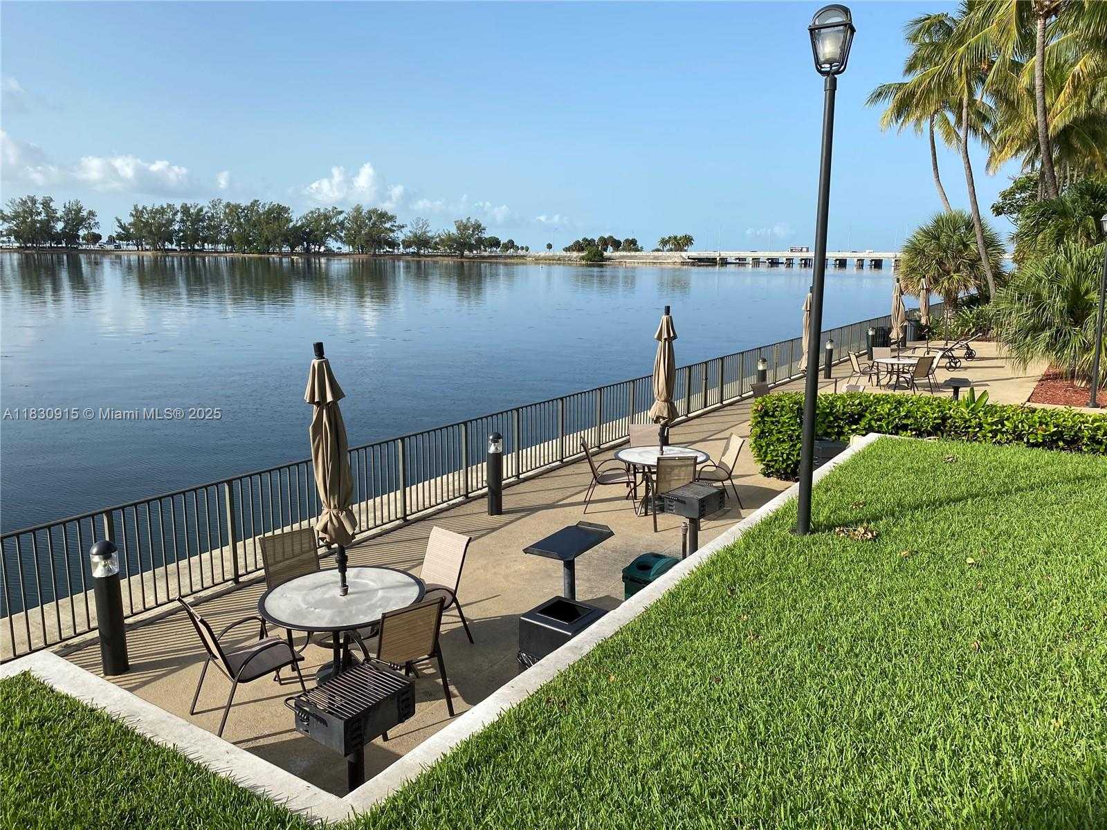 Small Image of 2333 BRICKELL AVE #1512, Miami Number 4