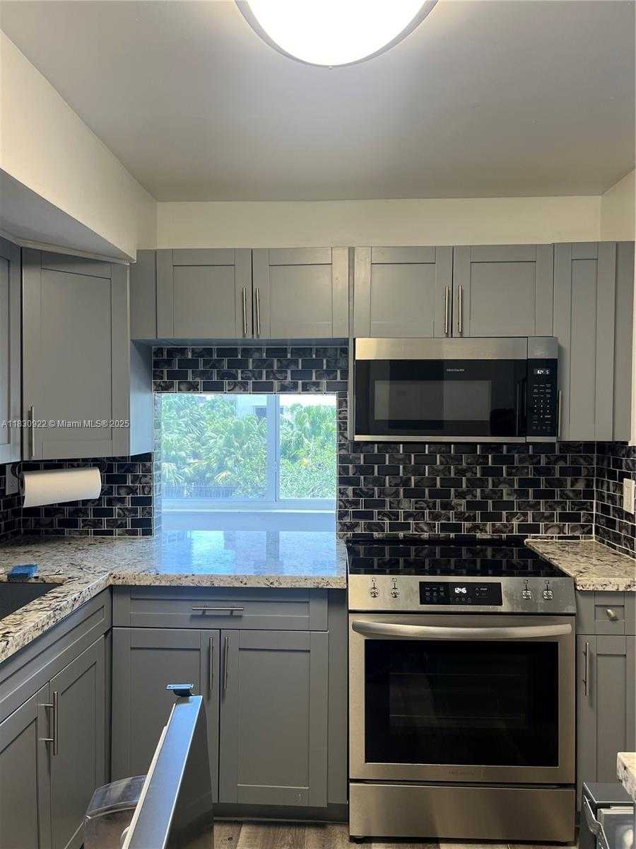 Small Image of 250 180TH DR #205, Sunny Isles Beach Number 12