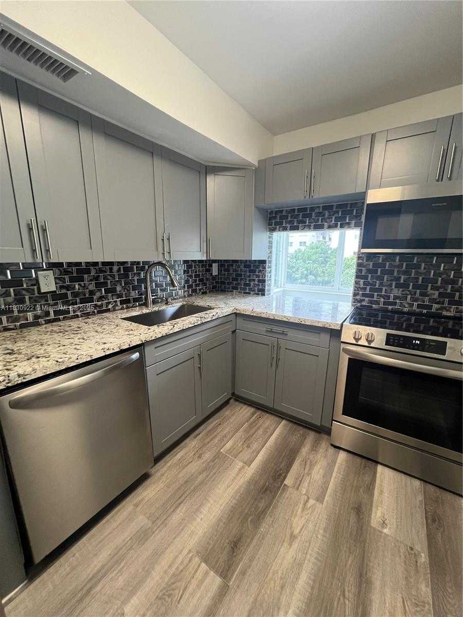 Small Image of 250 180TH DR #205, Sunny Isles Beach Number 14