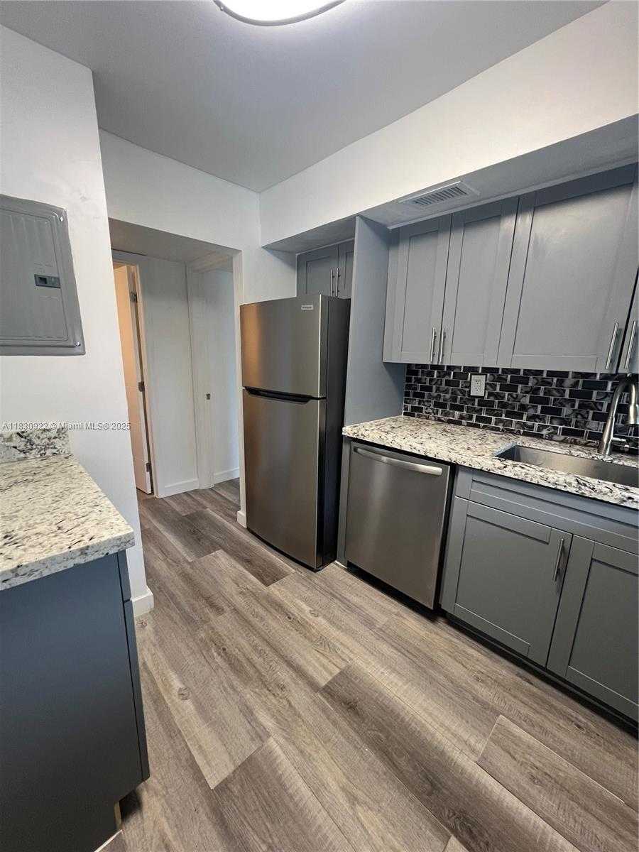 Small Image of 250 180TH DR #205, Sunny Isles Beach Number 15
