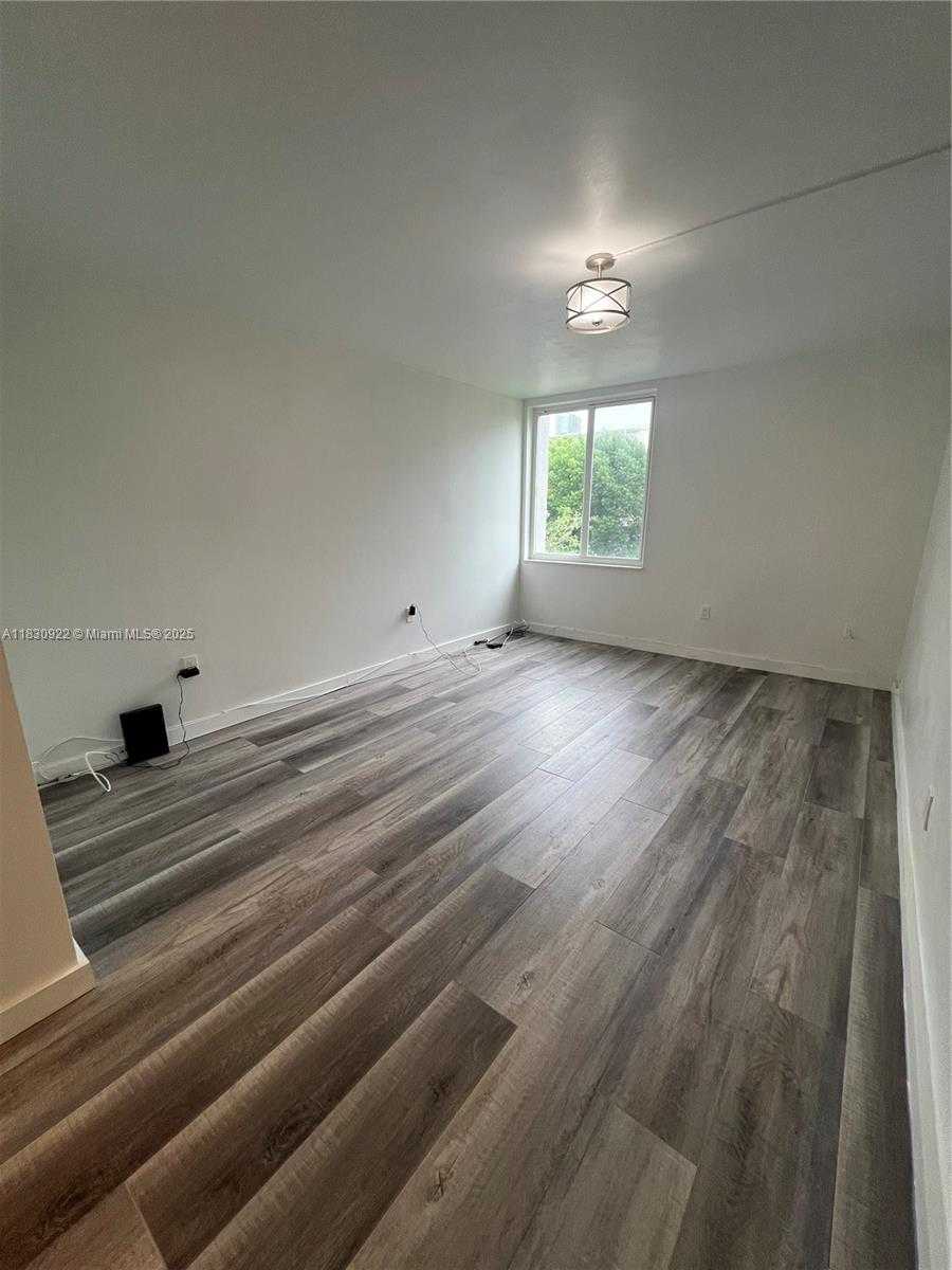 Small Image of 250 180TH DR #205, Sunny Isles Beach Number 17